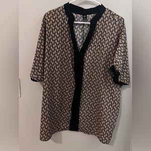 ❤️ 6 for 20 ❤️  Shein tan/black patterned v neck blouse size 1X